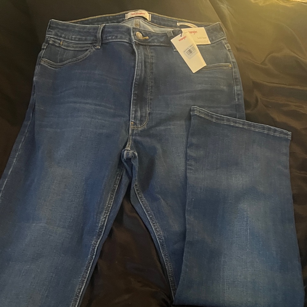 Wrangler women’s  high rise Classic Blue boot Jeans